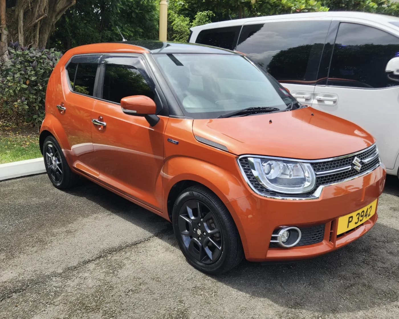 Suzuki Ignis Hybrid rental car