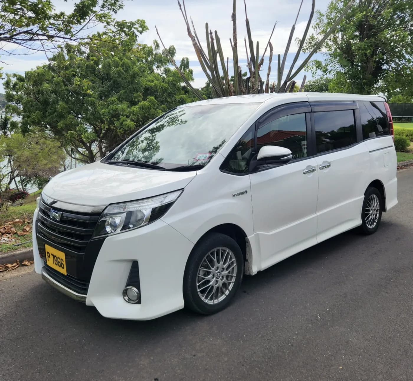 Toyota Noah rental car